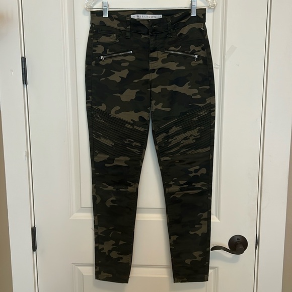 Tinseltown Denim - Tinseltown Camo High Rise Skinny Jeans Junior’s Size 7